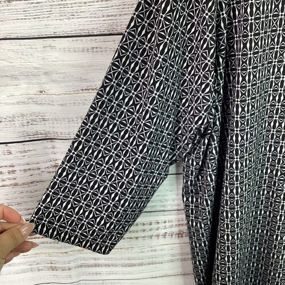 WOMAN WITHIN PLUS SIZE 18 20 TOP BLACK WHITE BLOUSE GUC - Picture 7 of 12